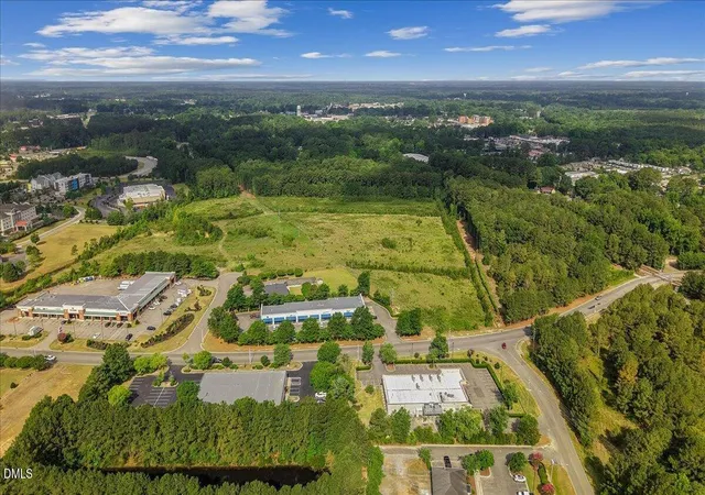 2nd image of 236 Magnolia Dr, Smithfield, NC 27577 | MLS# 10187618