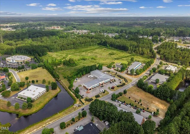 3rd image of 236 Magnolia Dr, Smithfield, NC 27577 | MLS# 10187618