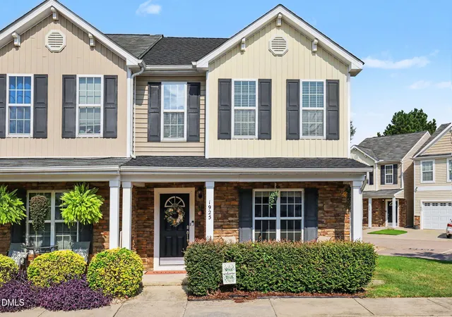 2nd image of 1925 Grassy Banks Dr, Raleigh, NC 27610 | MLS# 10187917