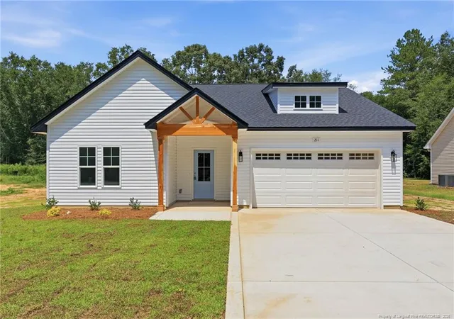 Photo 1 of Single family home for sale at 211 E 7th Avenue, Raeford, NC 28376 | MLS# 767828 | Listing updated on 2026-08-20