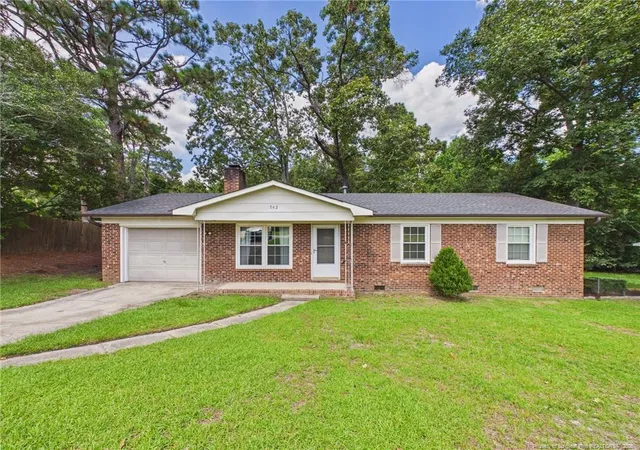 3rd image of 742 Appalachin Dr, Fayetteville, NC 28311 | MLS# 767773