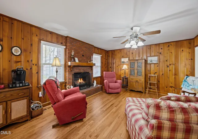 Photo 4 of Single family home for sale at 221 E Winston St, Youngsville, NC 27596 | MLS# 10187849 | Listing updated on 2026-09-25