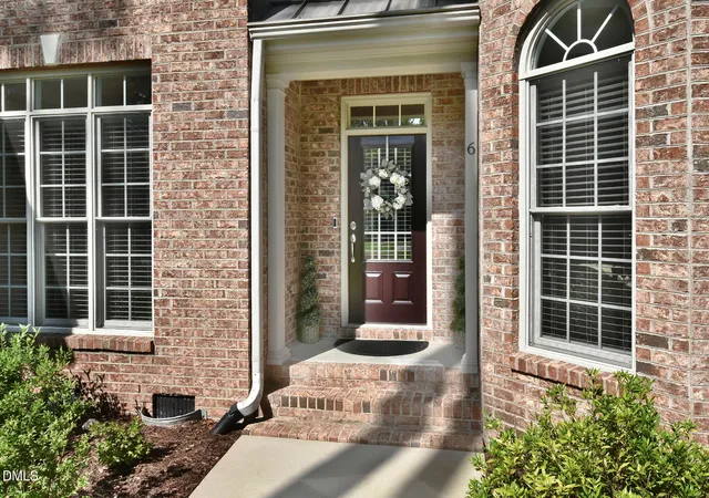 Photo 2 of Sale Pending at 6 Northern Way Ct, Durham, NC 27712 | MLS# 10188420 | Listing updated on 2026-08-30