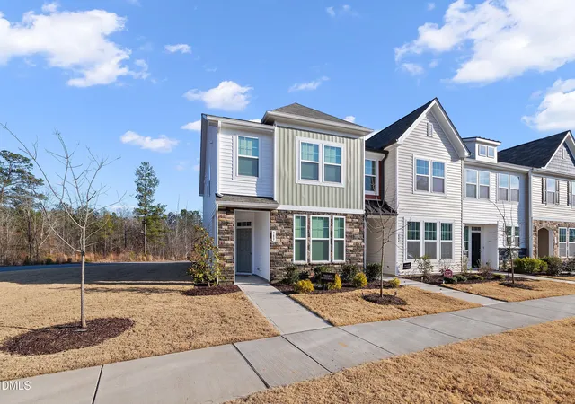 3rd image of 389 Channel Drop Dr, Clayton, NC 27520 | MLS# 10187709
