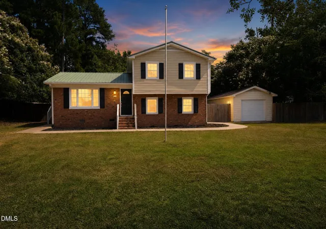 2nd image of 2506 Meadow Dr, Sanford, NC 27332 | MLS# 10188060