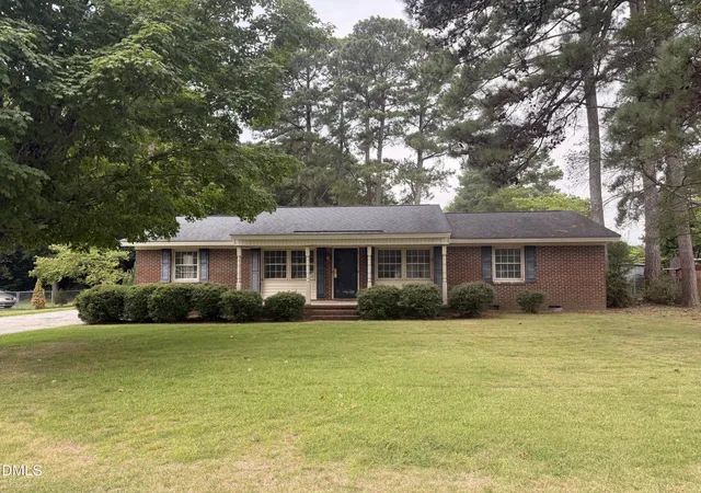 Photo 1 of Single family home for sale at 803 W Morris Cir, Dunn, NC 28334 | MLS# 10188766 | Listing updated on 2026-08-26