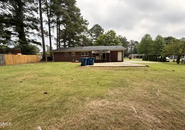 Photo 2 of Single family home for sale at 803 W Morris Cir, Dunn, NC 28334 | MLS# 10188766 | Listing updated on 2026-08-26