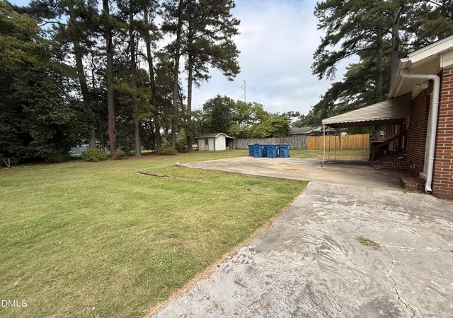 Photo 3 of Single family home for sale at 803 W Morris Cir, Dunn, NC 28334 | MLS# 10188766 | Listing updated on 2026-08-26