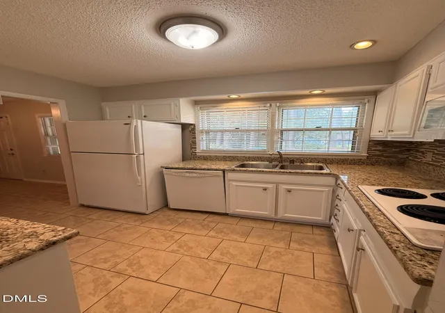 Photo 3 of Single family home for sale at 803 W Morris Cir, Dunn, NC 28334 | MLS# 10188766 | Listing updated on 2026-08-26