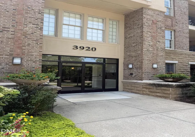 2nd image of 3920 Essex Garden Ln #105, Raleigh, NC 27612 | MLS# 10187991