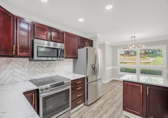 Photo 4 of Single family home for sale at 2519 Mirror Lake Dr, Fayetteville, NC 28303 | MLS# 10187792 | Listing updated on 2026-08-21