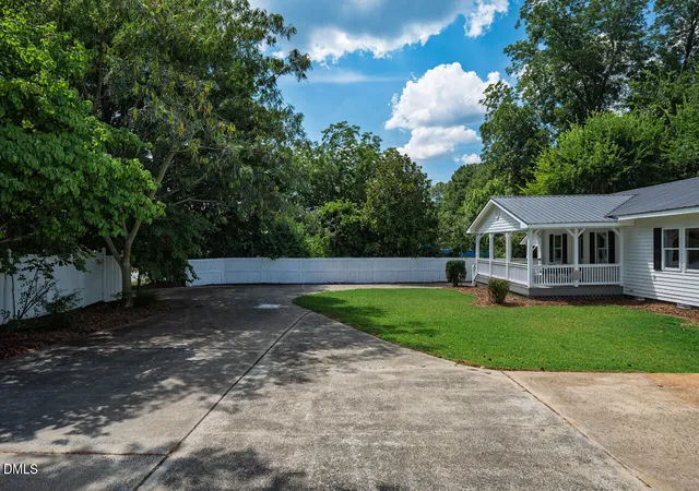 5th image of 570 West St, Pittsboro, NC 27312 | MLS# 10188021
