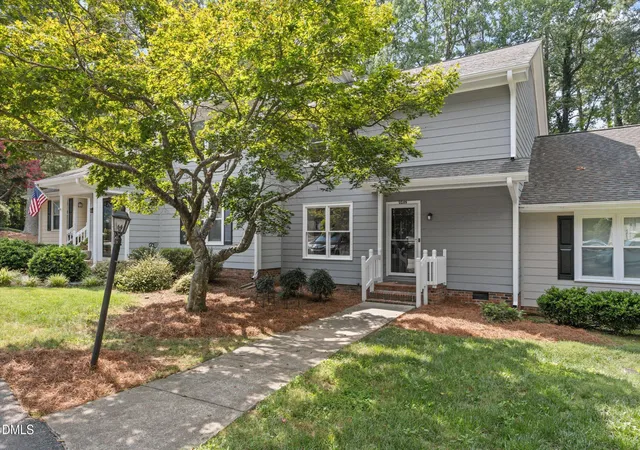 2nd image of 6402 Meadow View Dr, Raleigh, NC 27609 | MLS# 10187927