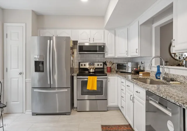 5th image of 6402 Meadow View Dr, Raleigh, NC 27609 | MLS# 10187927