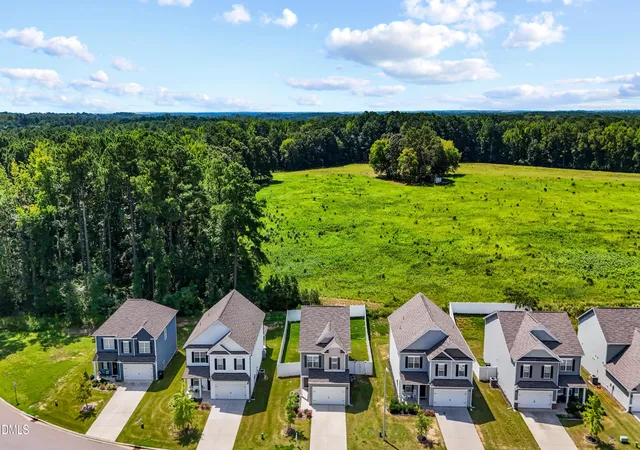 Photo 4 of Single family home for sale at 111 Flying Point Ln, Clayton, NC 27520 | MLS# 10187744 | Listing updated on 2026-10-03