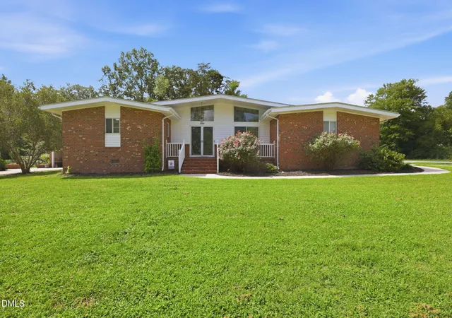 1st image of 2405 Hillford Dr, Burlington, NC 27217 | MLS# 10187788
