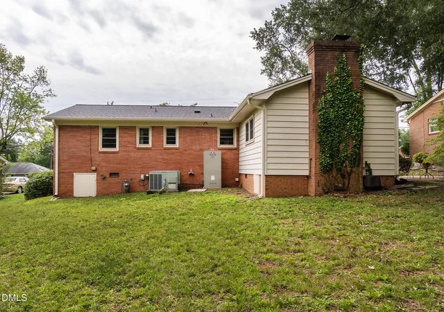 27th image of 2231 Lacy St, Burlington, NC 27215 | MLS# 10188010