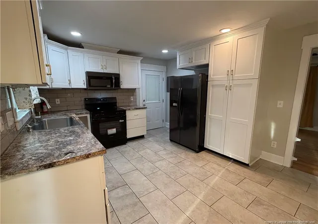 5th image of 1112 Riverside Cir, Spring Lake, NC 28390 | MLS# 765566