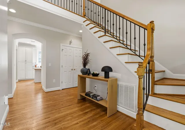 Photo 4 of Single family home for sale at 1005 Woodlot Ridge Rd, Chapel Hill, NC 27516 | MLS# 10188816 | Listing updated on 2026-09-03