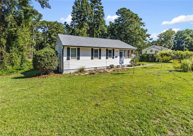 Photo 3 of Sale Pending at 1932 Spruce St, Fayetteville, NC 28303 | MLS# 767848 | Listing updated on 2026-08-25