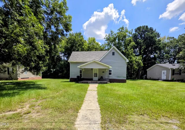 1st image of 202 Hill St, Smithfield, NC 27577 | MLS# 10187871