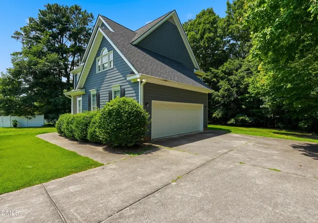 Photo 3 of Single family home for sale at 1300 Windy Field Cir, Knightdale, NC 27545 | MLS# 10188117 | Listing updated on 2026-08-27