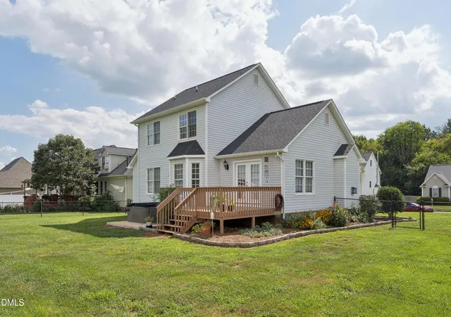 3rd image of 3812 Longmeadow Dr, Mebane, NC 27302 | MLS# 10187873
