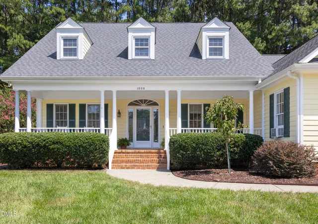 Photo 2 of Single family home for sale at 1000 E Oak Dr, Durham, NC 27705 | MLS# 10188831 | Listing updated on 2026-09-04