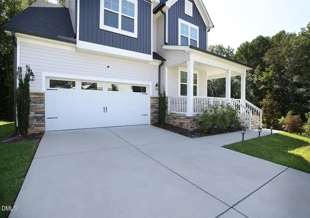 Photo 3 of Single family home for sale at 481 Badger Pass Dr, Clayton, NC 27527 | MLS# 10187949 | Listing updated on 2026-09-27