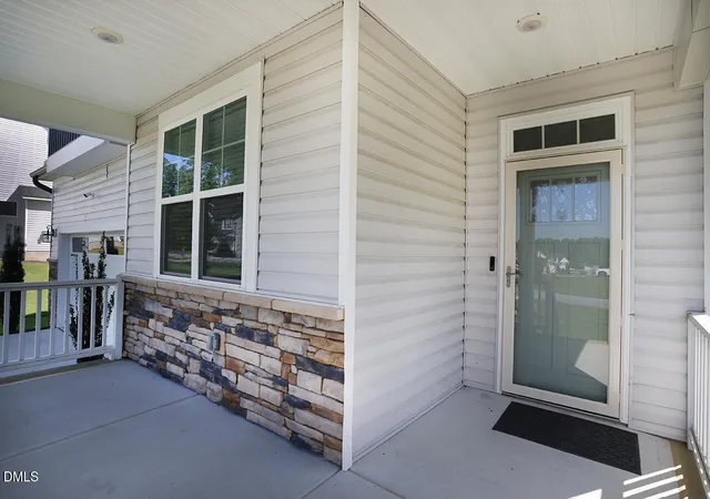Photo 4 of Single family home for sale at 481 Badger Pass Dr, Clayton, NC 27527 | MLS# 10187949 | Listing updated on 2026-09-27