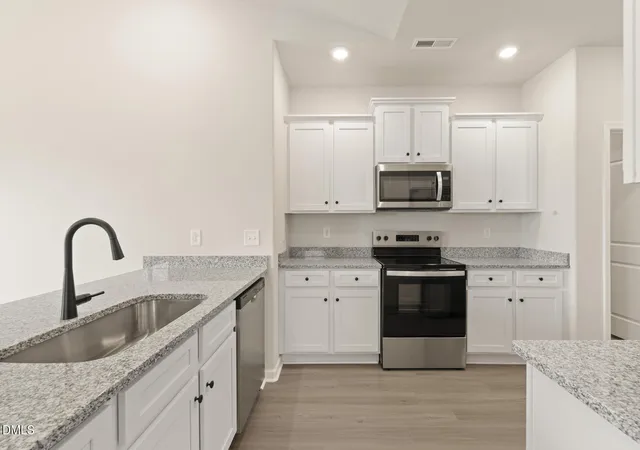 Photo 3 of Single family home for sale at 200 Independence Ln, Oxford, NC 27565 | MLS# 10187896 | Listing updated on 2026-08-21