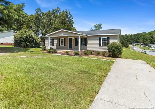 Photo 2 of Manufactured home for sale at 14 Tryon Ct, Spring Lake, NC 28390 | MLS# 768115 | Listing updated on 2026-08-30