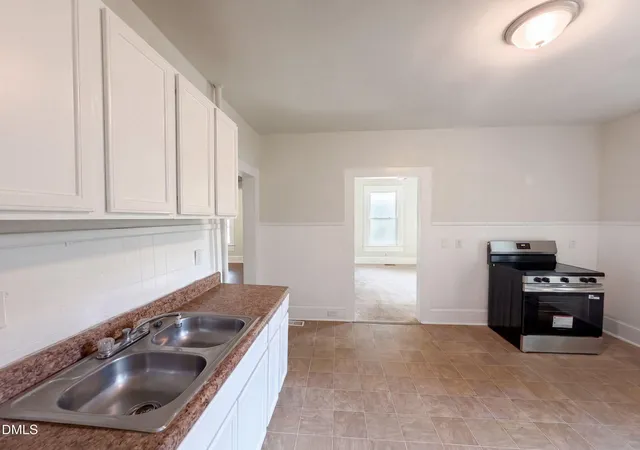2nd image of 1108 Taylor St, Durham, NC 27701 | MLS# 10187921