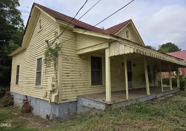 Photo 2 of Sale Pending at 703 Holt St W, Mebane, NC 27302 | MLS# 10189680 | Listing updated on 2026-08-31
