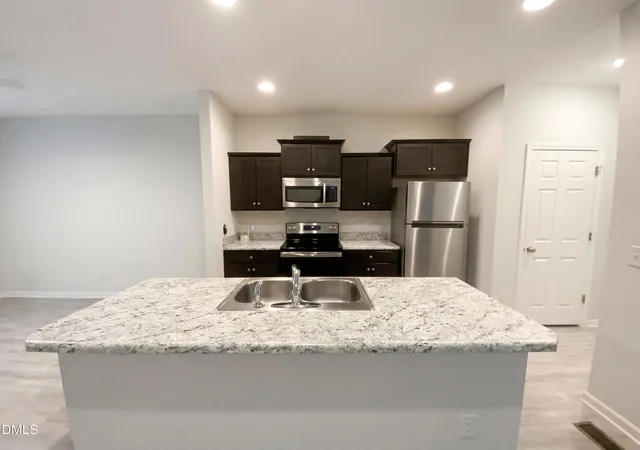 Photo 4 of Single family home for sale at 309 Haywood St, Raleigh, NC 27601 | MLS# 10188586 | Listing updated on 2026-09-10