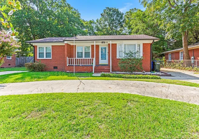 2nd image of 1115 Martindale Dr, Fayetteville, NC 28304 | MLS# 768126