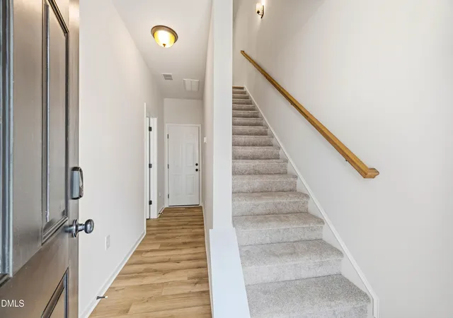 2nd image of 716 Orchard Vista Cir, Raleigh, NC 27606 | MLS# 10188034