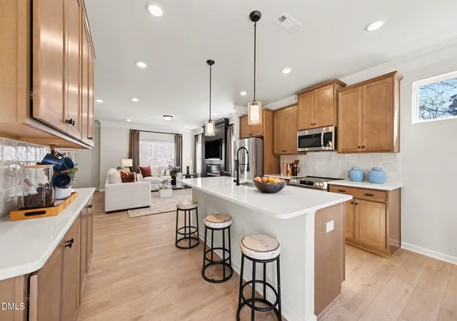 5th image of 716 Orchard Vista Cir, Raleigh, NC 27606 | MLS# 10188034