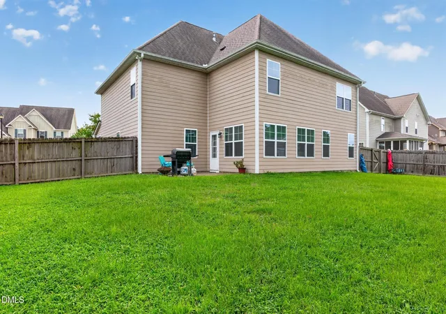 Photo 4 of Single family home for sale at 3224 Winterwood Dr, Fayetteville, NC 28306 | MLS# 10188402 | Listing updated on 2026-09-14