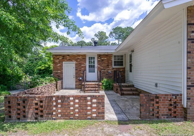 2nd image of 1108 Bingham Dr, Fayetteville, NC 28304 | MLS# 768043