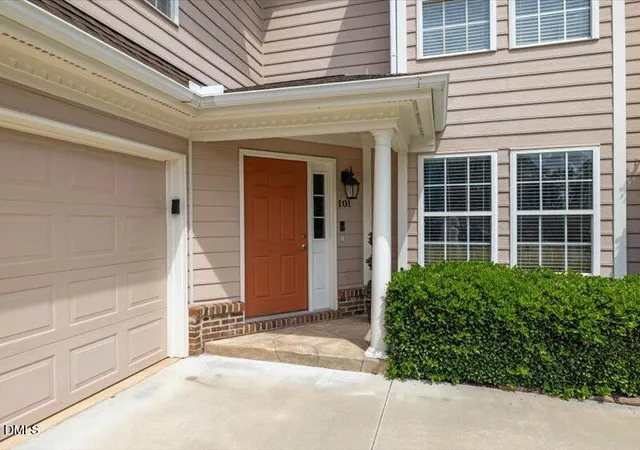 Photo 3 of Single family home for sale at 101 Gene Sarazen Dr, Mebane, NC 27302 | MLS# 10188174 | Listing updated on 2026-08-23