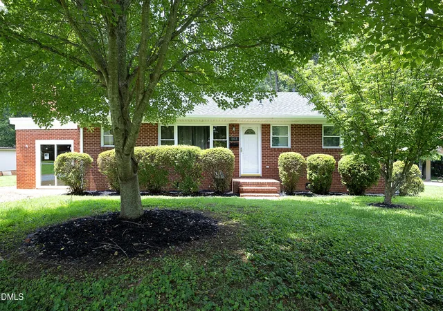 3rd image of 503 N Carr St, Mebane, NC 27302 | MLS# 10188138