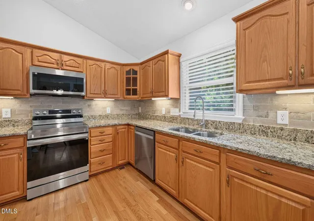image of 544 Little Creek Dr, Graham, NC 27253 | MLS# 10188172