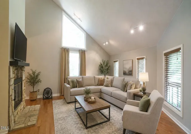 Photo 2 of Single family home for sale at 818 Lake Forest Dr, Raleigh, NC 27615 | MLS# 10188836 | Listing updated on 2026-09-08