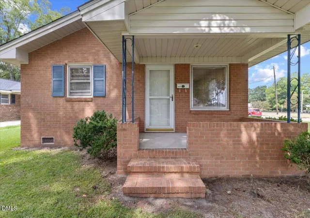 Photo 3 of Single family home for sale at 909 N Audubon Ave, Goldsboro, NC 27530 | MLS# 10188150 | Listing updated on 2026-08-31