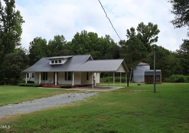 Photo 4 of House for sale at 123 Holly Grove Rd, Benson, NC 27504 | MLS# 10188171 | Listing updated on 2026-09-22