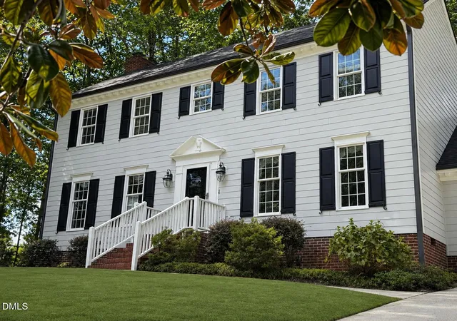 Photo 2 of Sale Pending at 4605 Old Village Rd, Raleigh, NC 27612 | MLS# 10188669 | Listing updated on 2026-09-01
