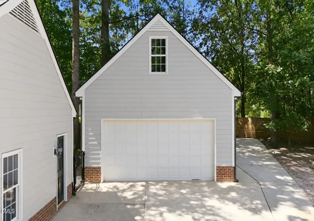 Photo 3 of Sale Pending at 4605 Old Village Rd, Raleigh, NC 27612 | MLS# 10188669 | Listing updated on 2026-09-01
