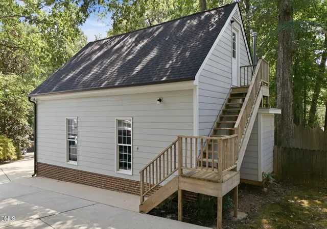 Photo 4 of Sale Pending at 4605 Old Village Rd, Raleigh, NC 27612 | MLS# 10188669 | Listing updated on 2026-09-01