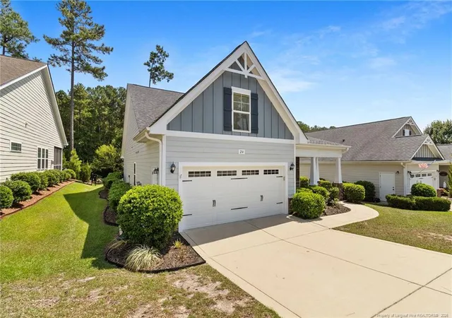 2nd image of 24 Glen Bend Ct, Spring Lake, NC 28390 | MLS# 768157